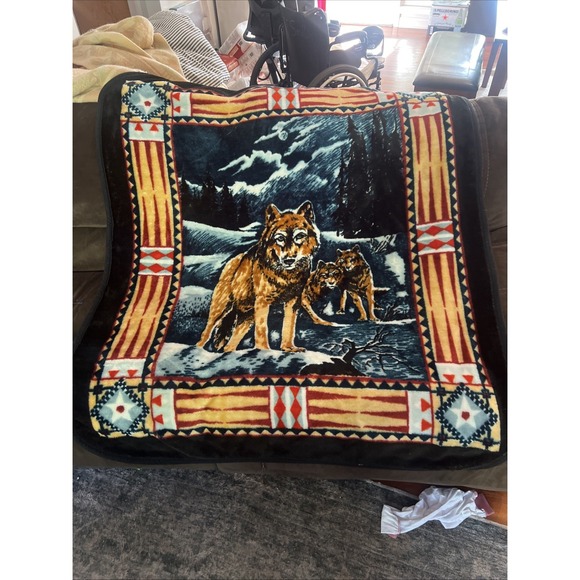Other - Vintage Novatex 60"‎ x 50" Wolf Acrylic Blend Fleece Blanket
